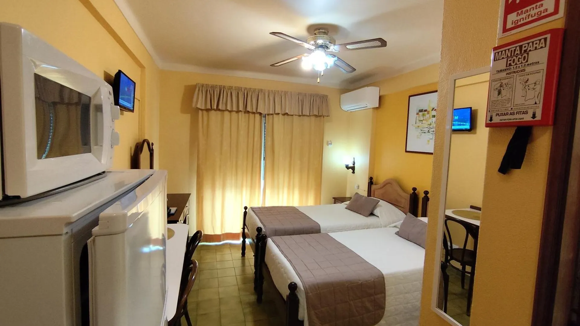 Apartamentos Turisticos Praia Grande Ferragudo   Ferragudo (Faro)