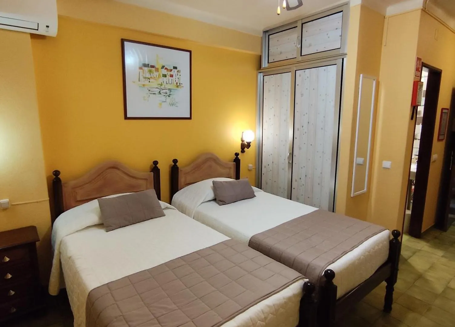 Apartamentos Turisticos Praia Grande Ferragudo   Ferragudo (Faro)